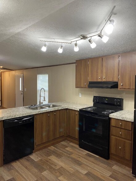 Building Photo - 27 Jordans Star Way
