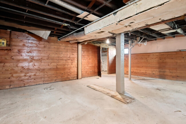 Building Photo - 6929 13th Ave