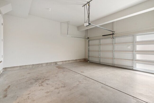 Building Photo - Sophisticated End-Unit Living Close to USAFA & Peterson — January Rent Free