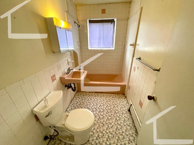 Building Photo - 35 Allston St