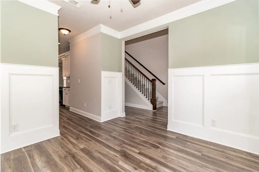 Building Photo - 1016 Swan Ct