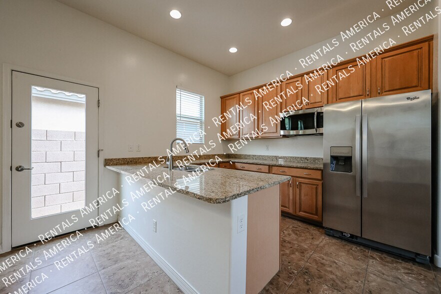 Building Photo - 1133 E Buckingham Ave