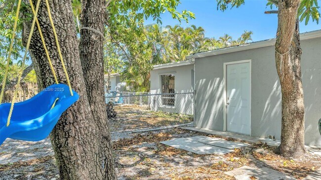Building Photo - 20302 NW 39th Ct