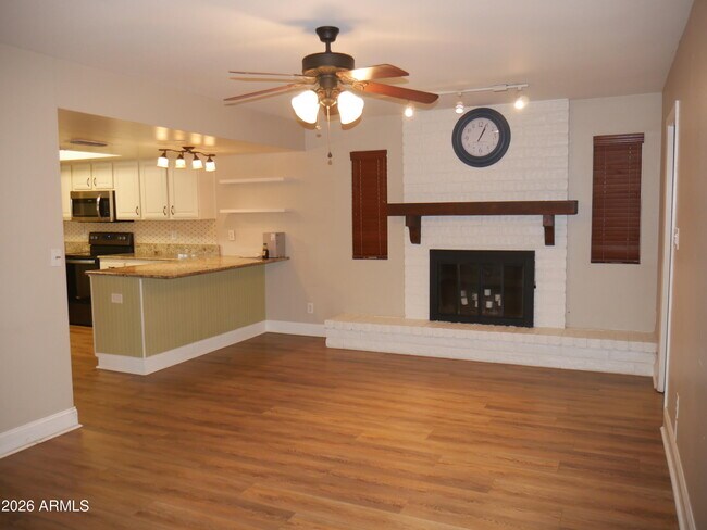 Building Photo - 1201 W Loughlin Dr