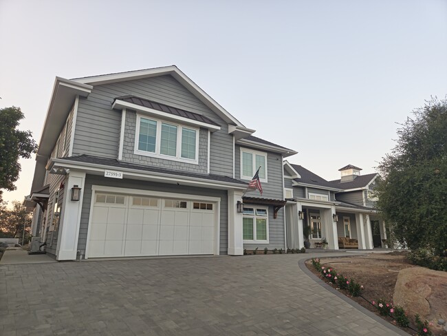 Building Photo - 27593 High Vista Dr