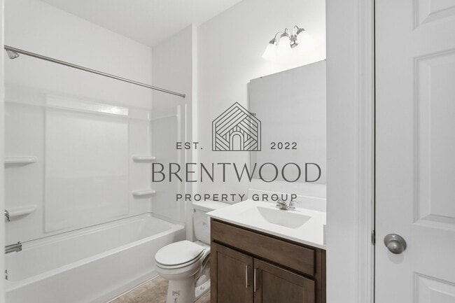 Building Photo - 3 Bed/3 Bath Home with Sunroom in Miller’s Walk – Noblesville