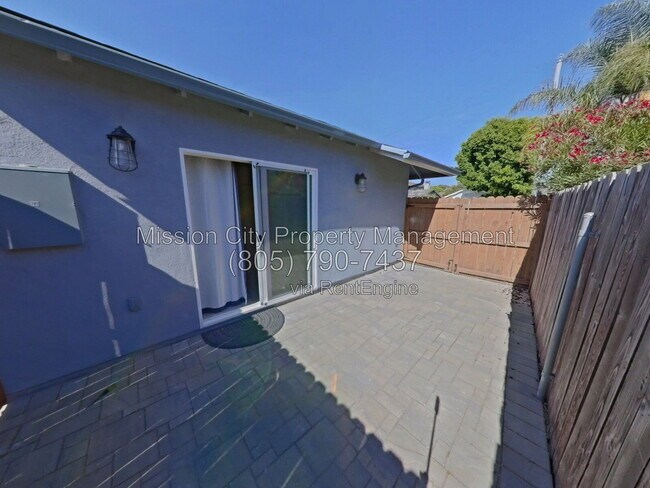 Building Photo - 425 San Domingo Dr