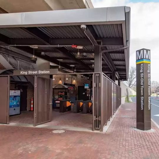 King St. Metro Station - 124 Roberts Ln
