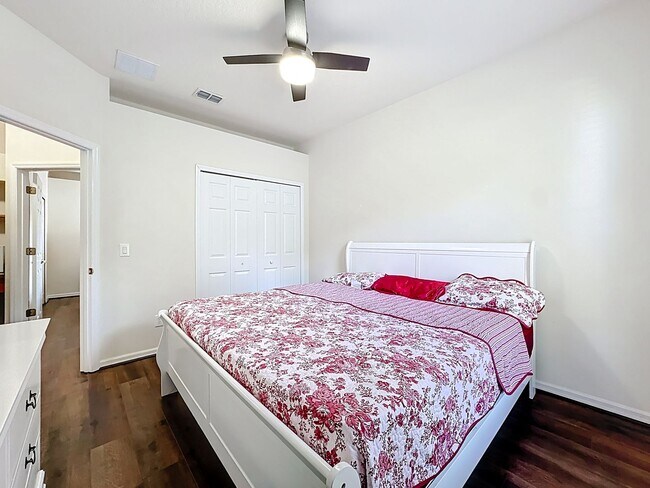 Building Photo - A home built for living well: 4Bedrooms/3Baths sophisticated home in Fells Cove!