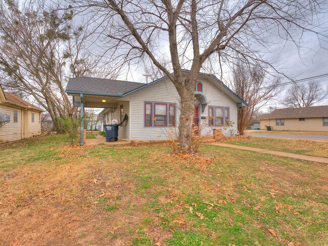 Building Photo - 3 Bedroom 2 Bath home in Shawnee!