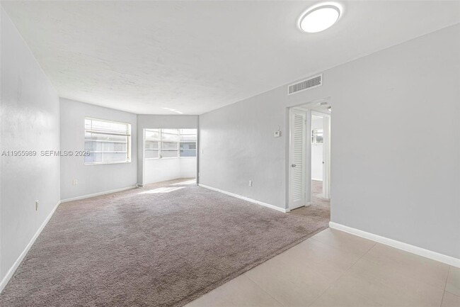 Building Photo - 1715 NE Miami Gardens Dr