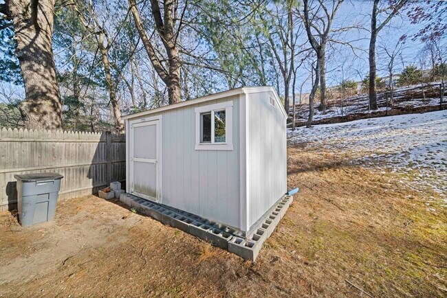 Building Photo - 55 Evelyn Rd