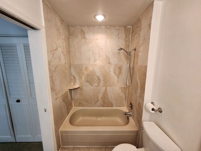 Building Photo - Stunning 3-bedroom, 2-bathroom Condo locat...