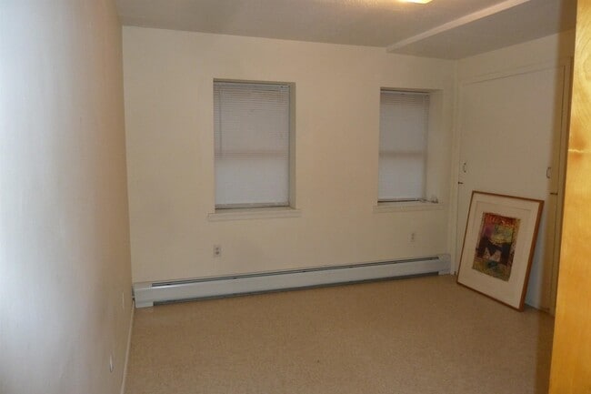 Building Photo - 208 Garden St