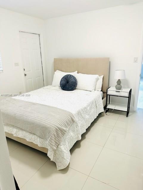 Building Photo - 1030 NE 80th St