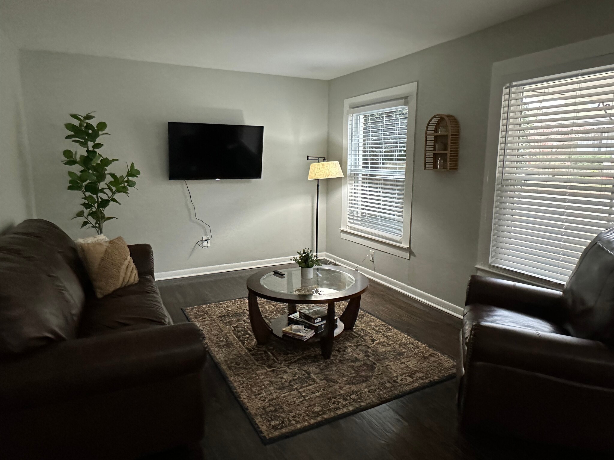 Building Photo - 505 Ward Ave NE