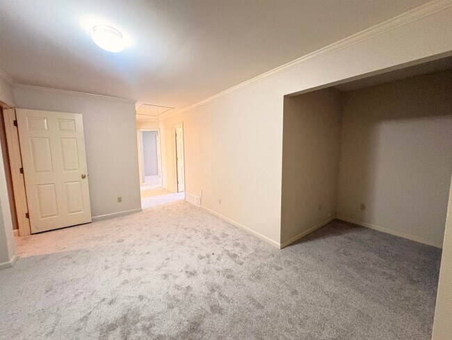 Building Photo - 1850 Wood Oak Dr