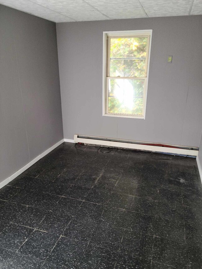 Building Photo - 37 Erchles St