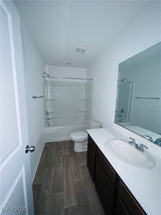 Building Photo - 7010 Sol Brillante St