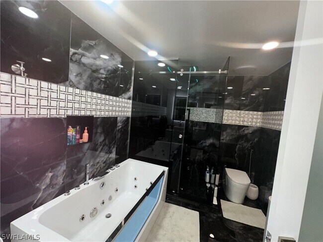 Building Photo - 3417 31st St W