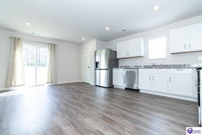Building Photo - 104 Ashwood Ave