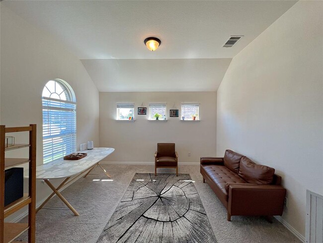 Building Photo - 709 N Emory Cove