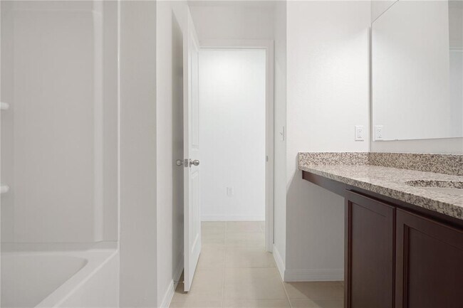 Building Photo - 3139 Cedar Xing Blvd