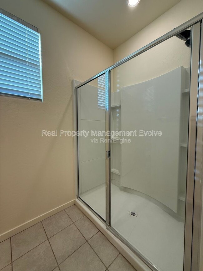 Building Photo - 12538 W Orangewood Ave