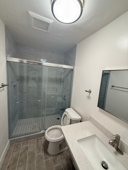 Building Photo - 632 Abbey Ln