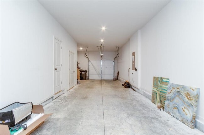 Building Photo - 912 Brees Ct