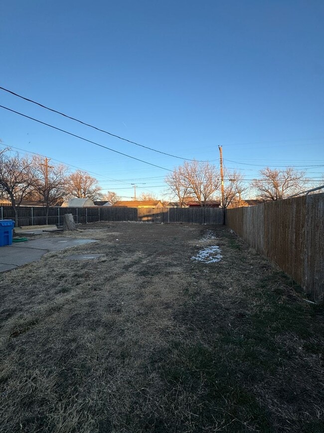 Building Photo - Located in Southlawn!!! 3/2 CH/A