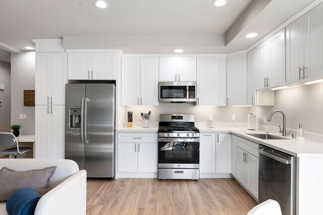 Building Photo - 1002 Adeline St