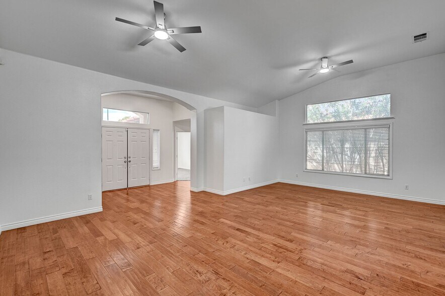 Building Photo - 9042 Edenbridge Ct