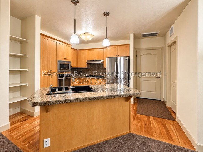 Building Photo - 1262 E Winding Creek Dr