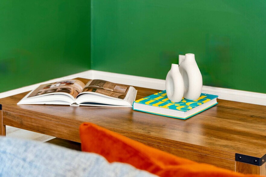 Building Photo - 1600 N Halsted St