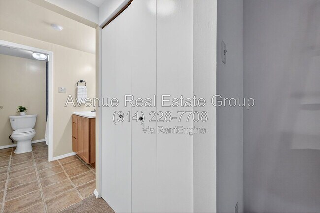 Building Photo - 5559 Pershing Ave