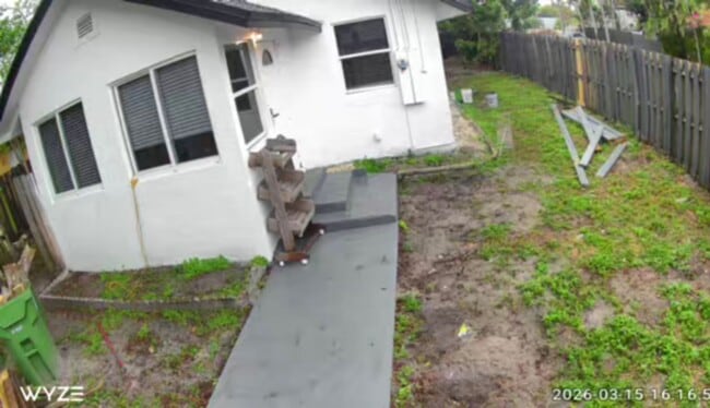 Building Photo - 1345 NE 5th Terrace