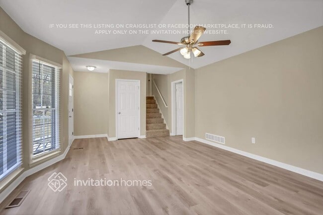 Building Photo - 3000 Springview Pl