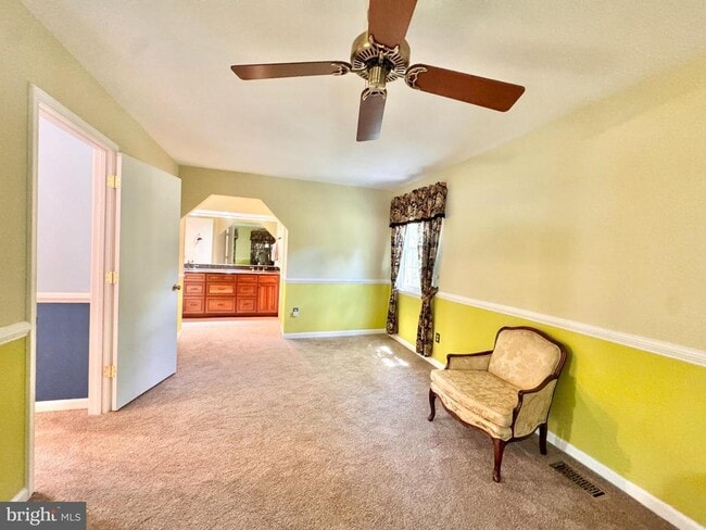 Building Photo - 2026 Admiral Dr