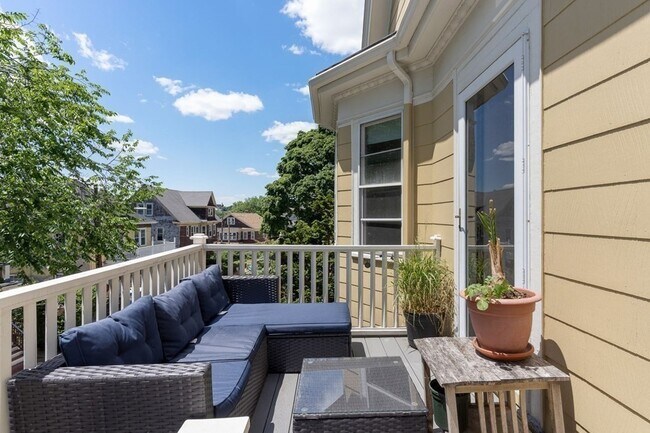 Building Photo - 10-12-12 Castlerock St