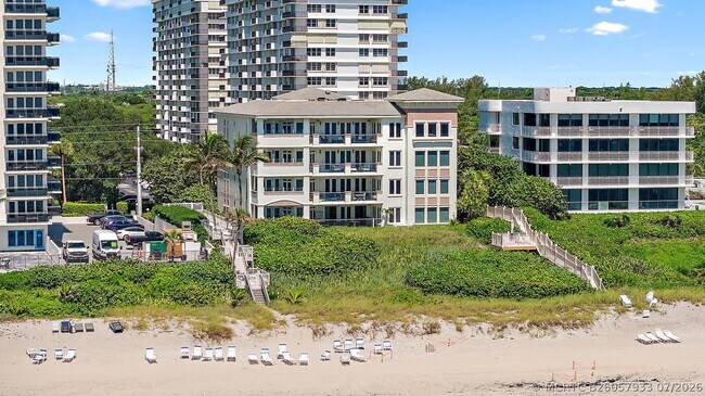 Building Photo - 2070 N Ocean Blvd
