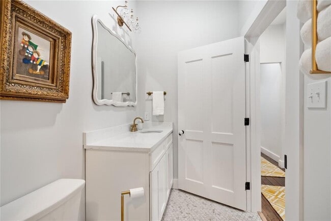 Building Photo - 934 Conti St