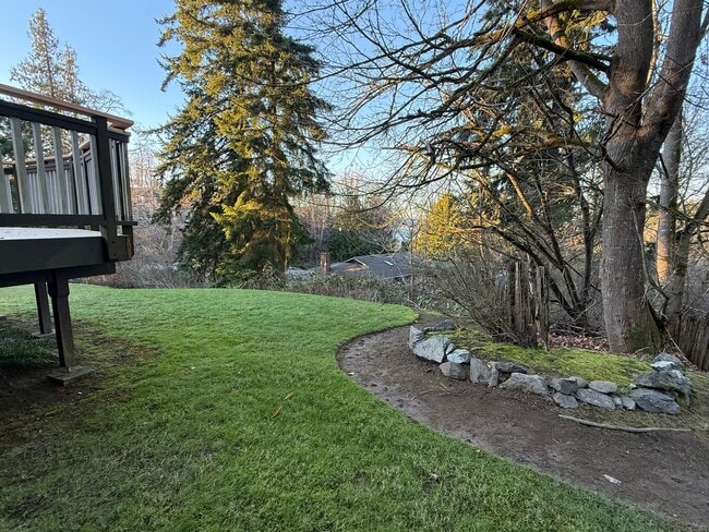 Building Photo - Spacious Mukilteo Home with Stunning Outdoor Living and Lush Landscaping