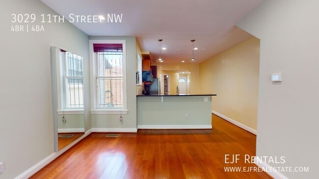 Building Photo - Columbia Heights Four Story Row home for R...