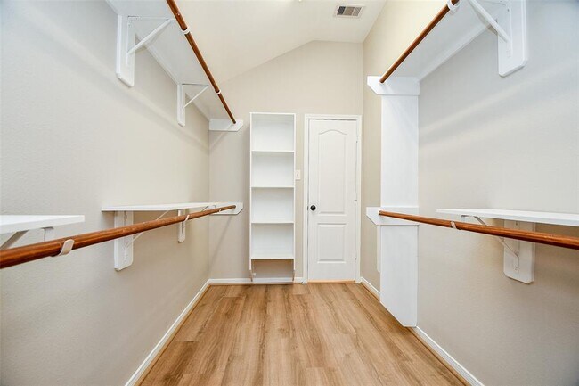 Building Photo - 15219 Ashbrook Dove Ln