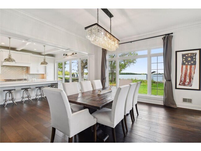 Building Photo - 3115 N Shore Dr