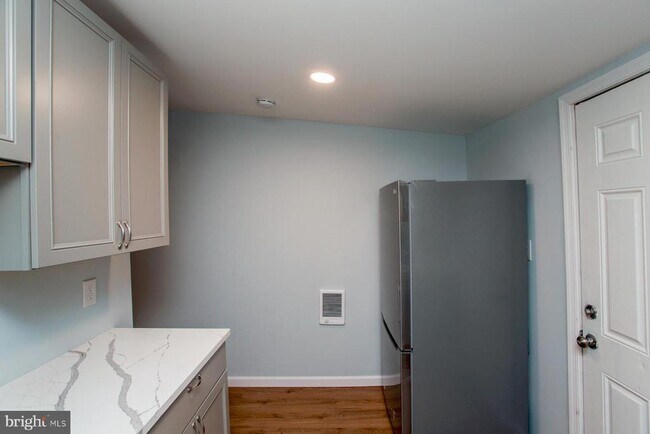 Building Photo - 3412 Upper West End Ave