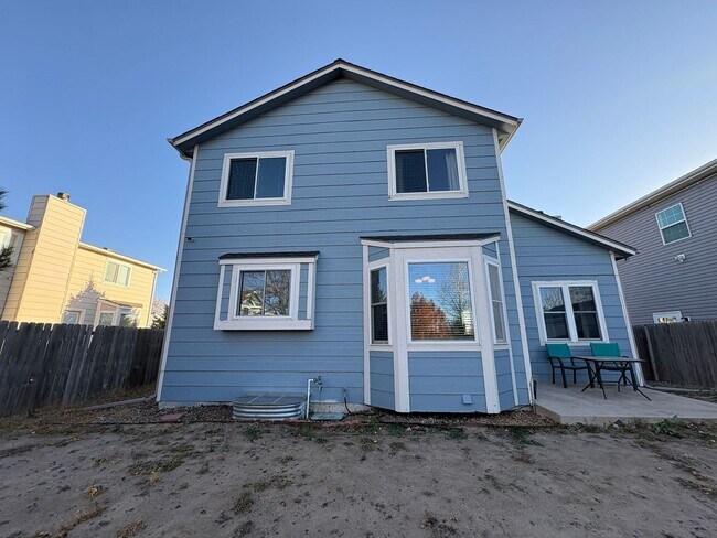 Building Photo - 4 Bed 4 Bath in Constitution Hills!!