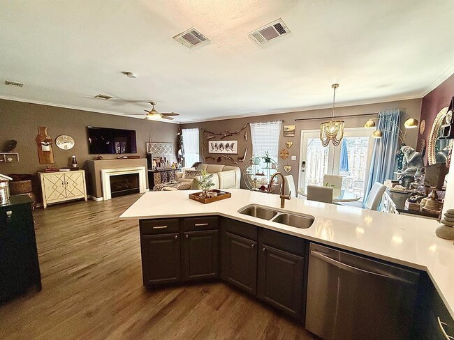Building Photo - 3300 Forest Creek Dr