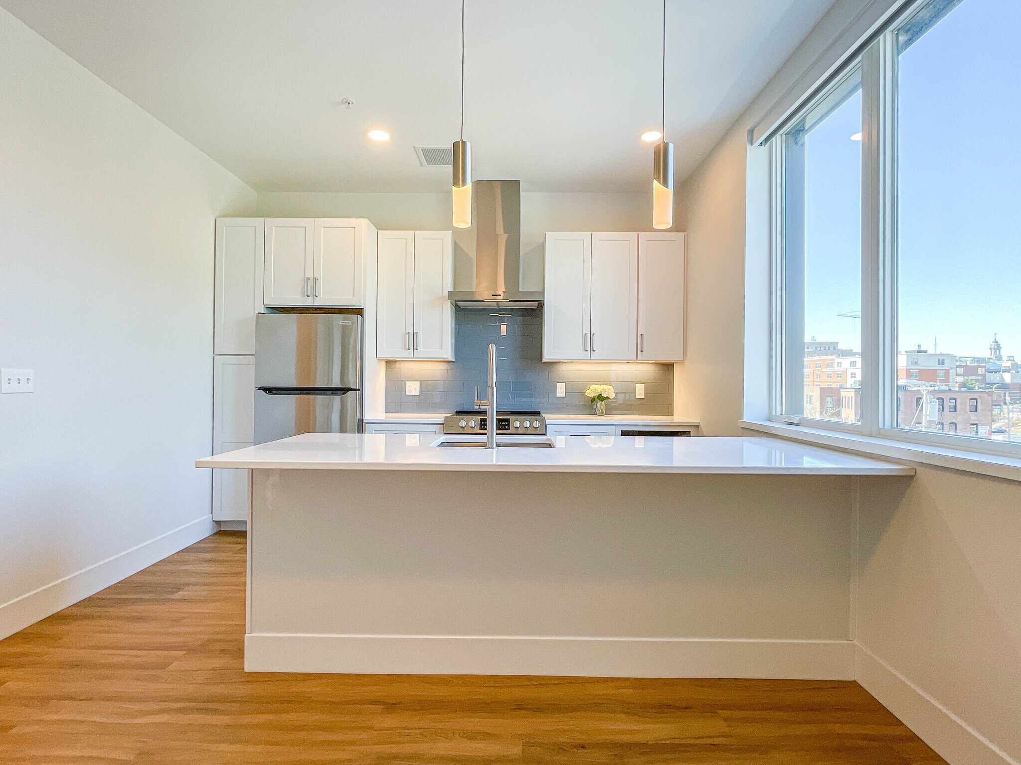 Building Photo - 5 India St